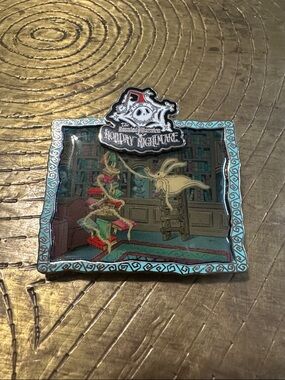 Disney Haunted Mansion Nightmare  Christmas Zero & Tree Collectible Pin